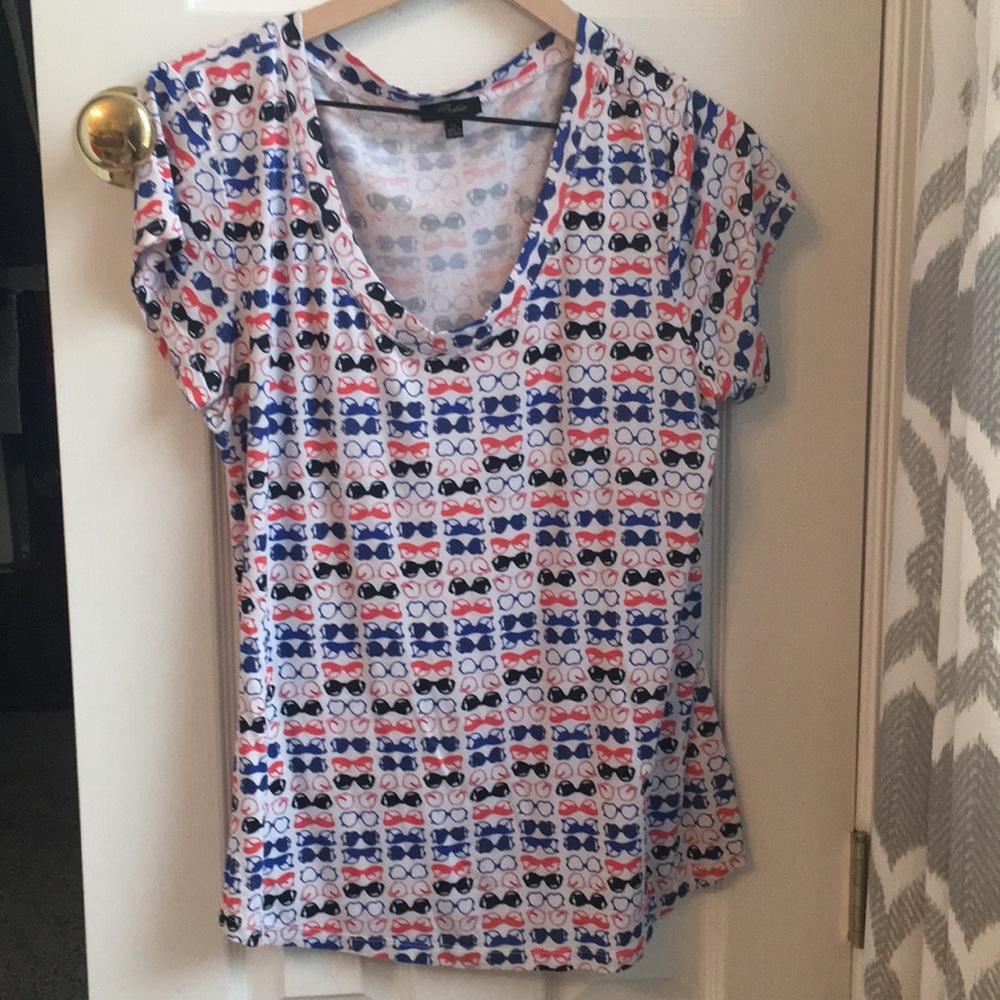 Cuipo tee shirt with sunglasses